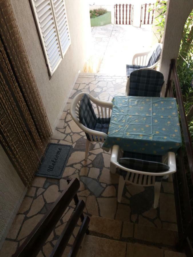Apartman Nona Povljana Luaran gambar