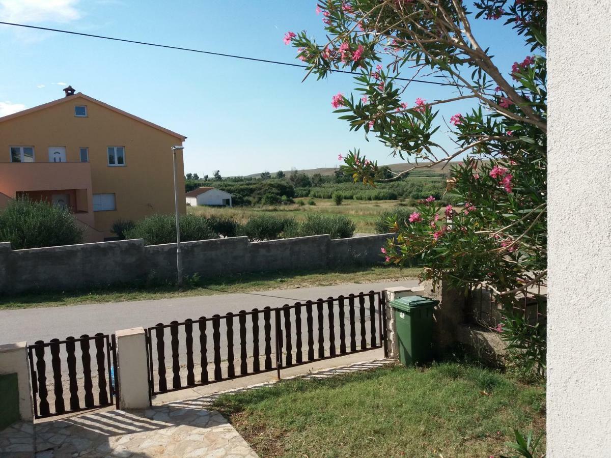 Apartman Nona Povljana Luaran gambar