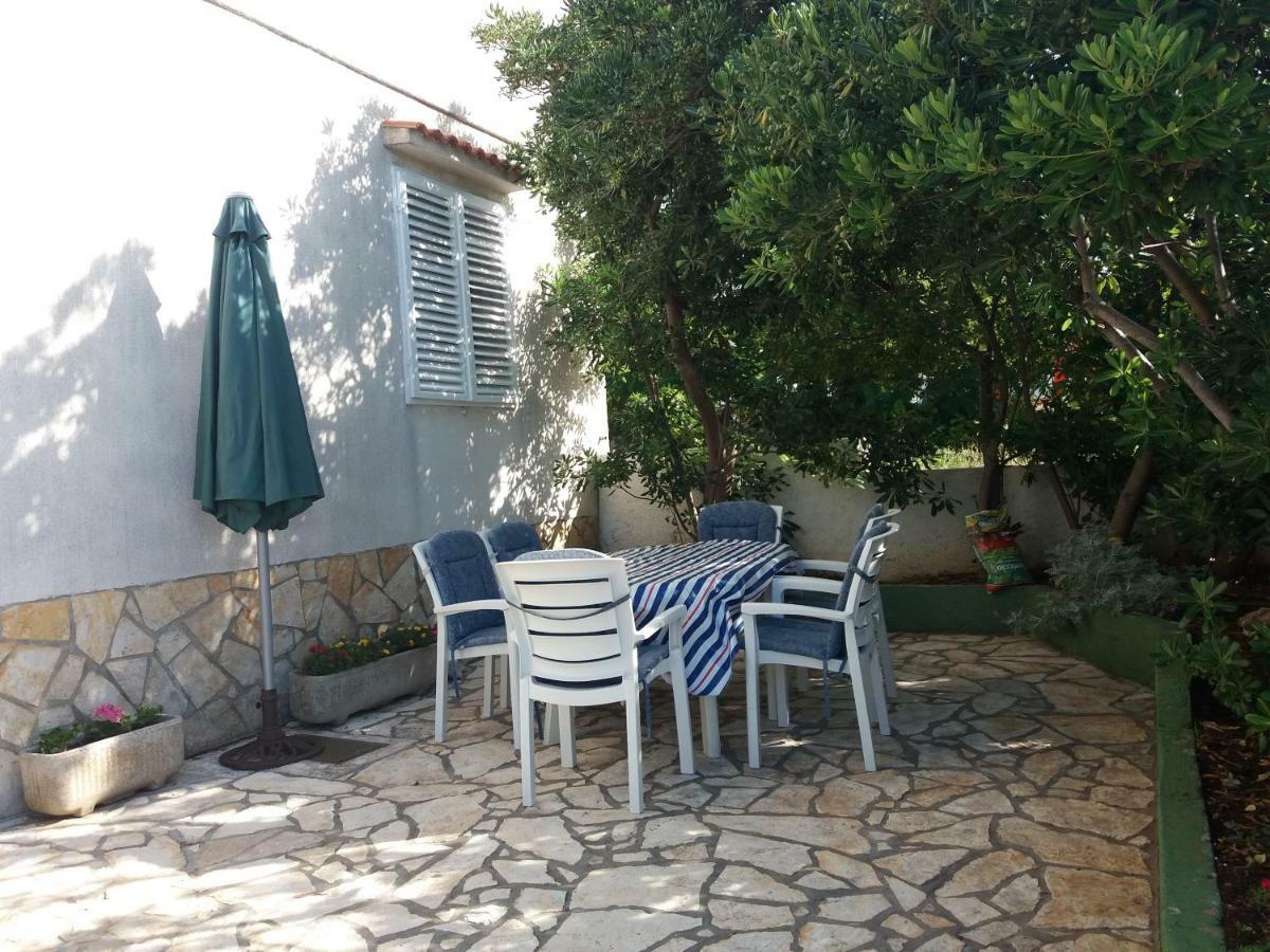 Apartman Nona Povljana Luaran gambar