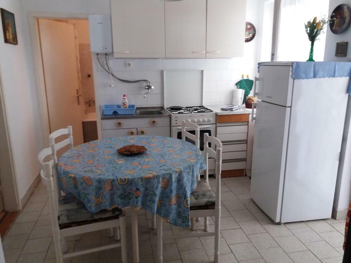 Apartman Nona Povljana Luaran gambar